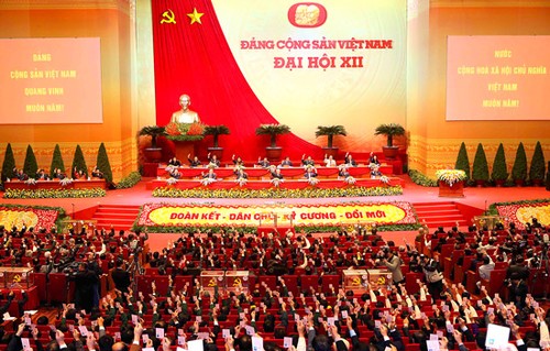 Вьетнамцы уверены, что новым членам ЦК КПВ хватит опыта и способностей для руководства страной - ảnh 1